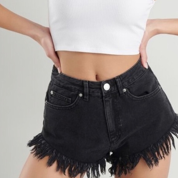 Cheeky festival garage shorts - Picture 2 of 6